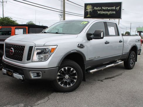 Used 2019 Nissan Titan PRO-4X w/ Pro-4x Convenience Package AWD/4WD image 1
