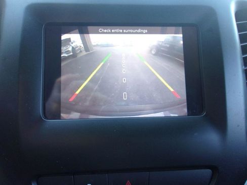 Used 2019 Jeep Cherokee Latitude Plus FWD image 10