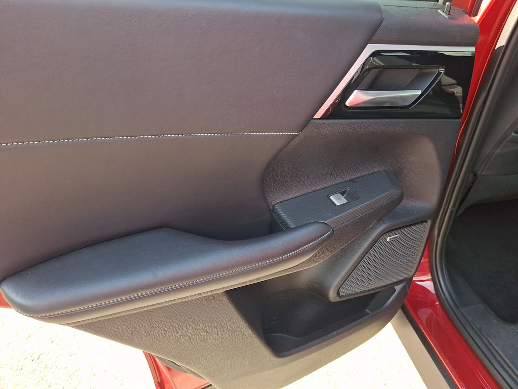 Used 2025 Mitsubishi Outlander SE AWD/4WD image 19