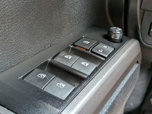 Used 2023 Toyota Tacoma SR5 AWD/4WD image 30