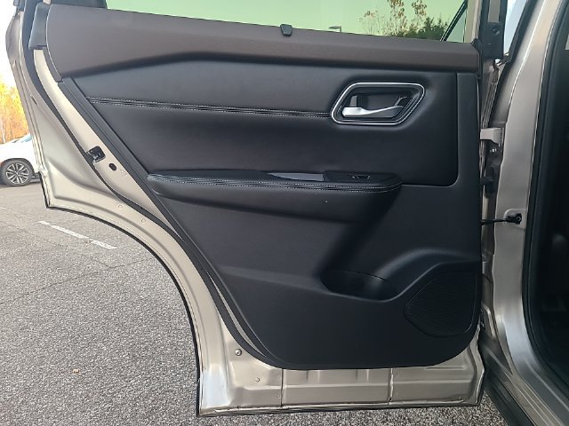 Certified 2023 Nissan Rogue Platinum AWD/4WD image 24