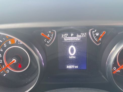 Used 2018 Jeep Wrangler Unlimited Sport AWD/4WD image 18