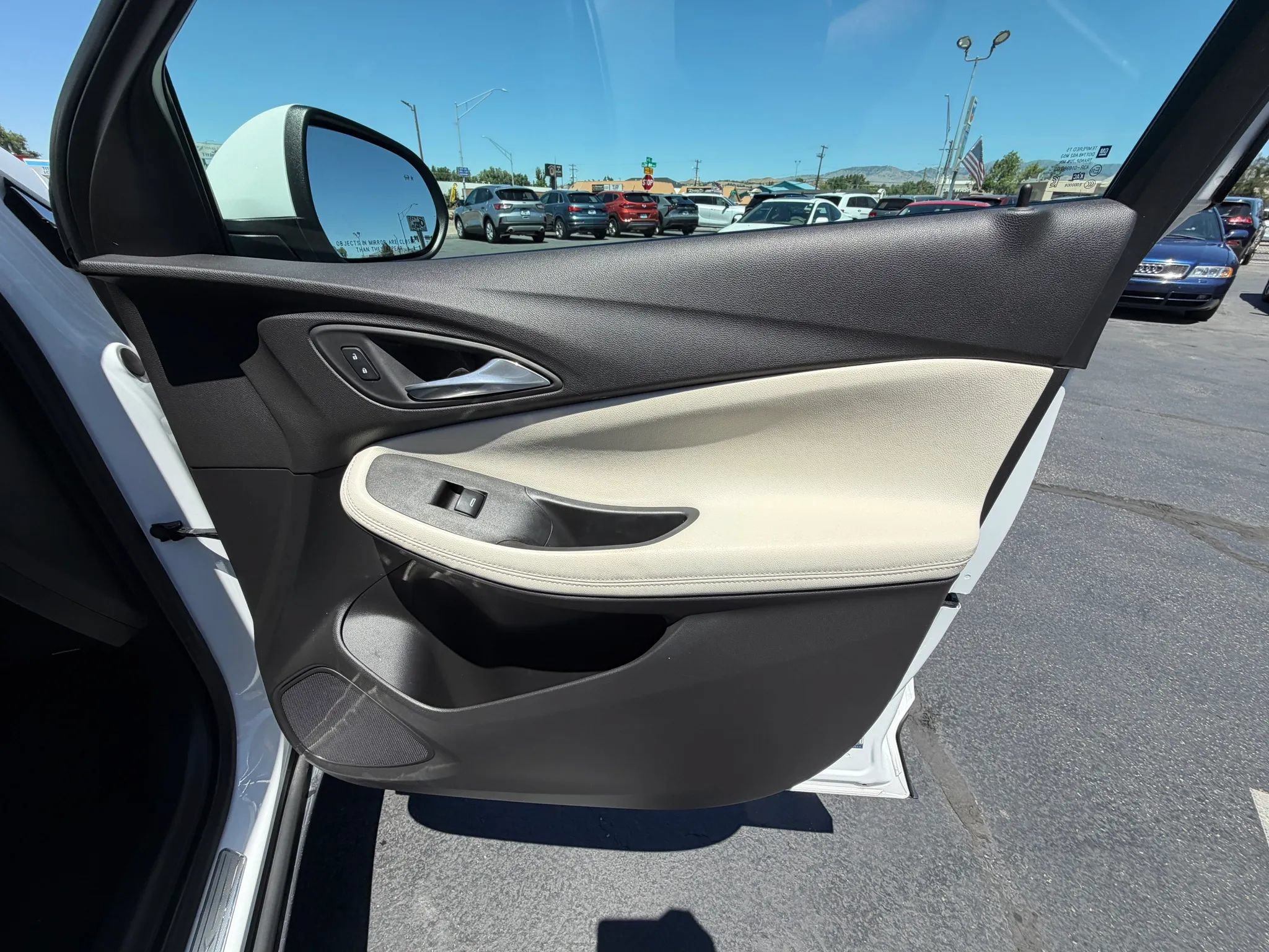 Used 2020 Buick Encore GX Essence FWD image 14