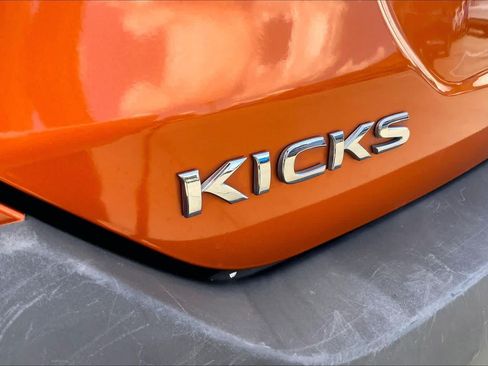 Used 2019 Nissan Kicks SR w/ SR Premium Package FWD image 31