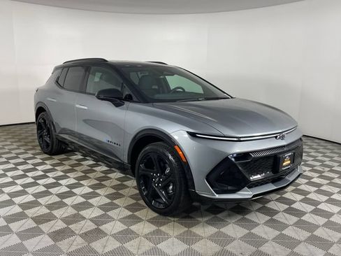 Certified 2026 Chevrolet Equinox EV RS FWD image 18