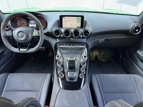 Used 2018 Mercedes-Benz AMG GT R image 13