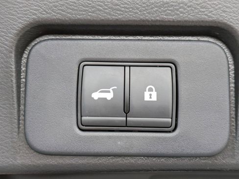Used 2023 Nissan Rogue SL AWD/4WD image 11