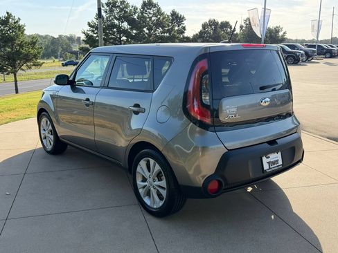 Used 2014 Kia Soul + FWD image 4
