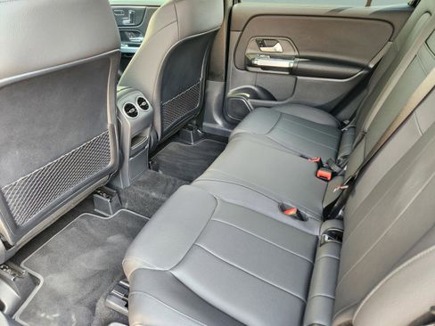 Used 2025 Mercedes-Benz GLB 250 image 21