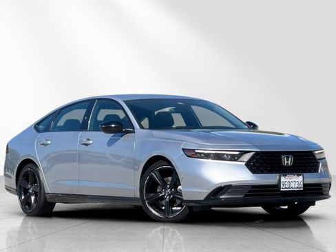 Used 2023 Honda Accord Sport image 2