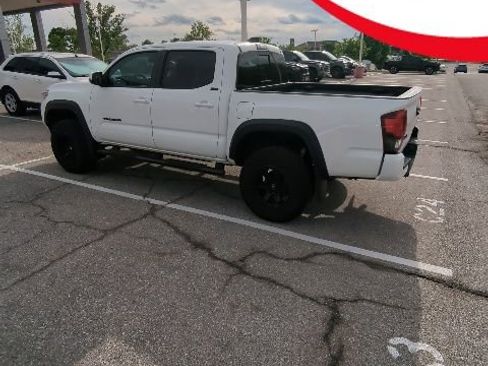 Used 2021 Toyota Tacoma SR5 w/ Trail Edition AWD/4WD image 1