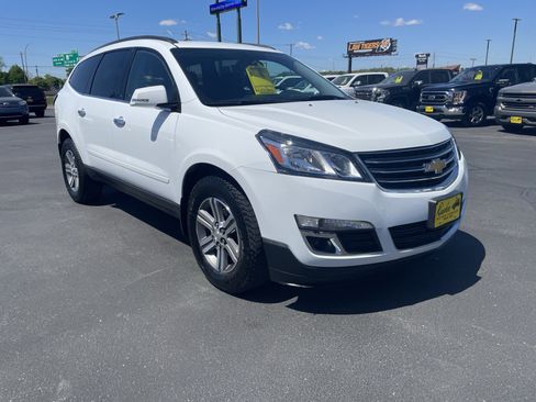 Used 2016 Chevrolet Traverse LT AWD/4WD image 2