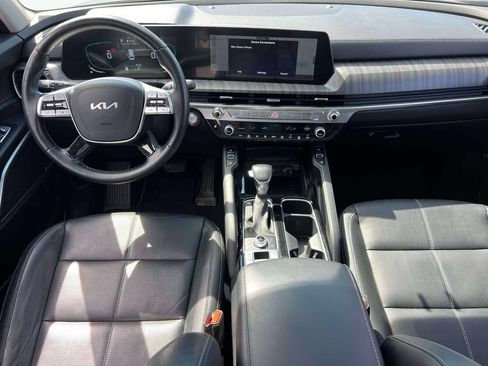 Certified 2024 Kia Telluride EX w/ EX Captain's Chair Package AWD/4WD image 13