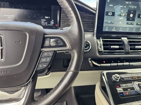 Used 2020 Lincoln Navigator Black Label w/ Cargo Convenience Package image 29