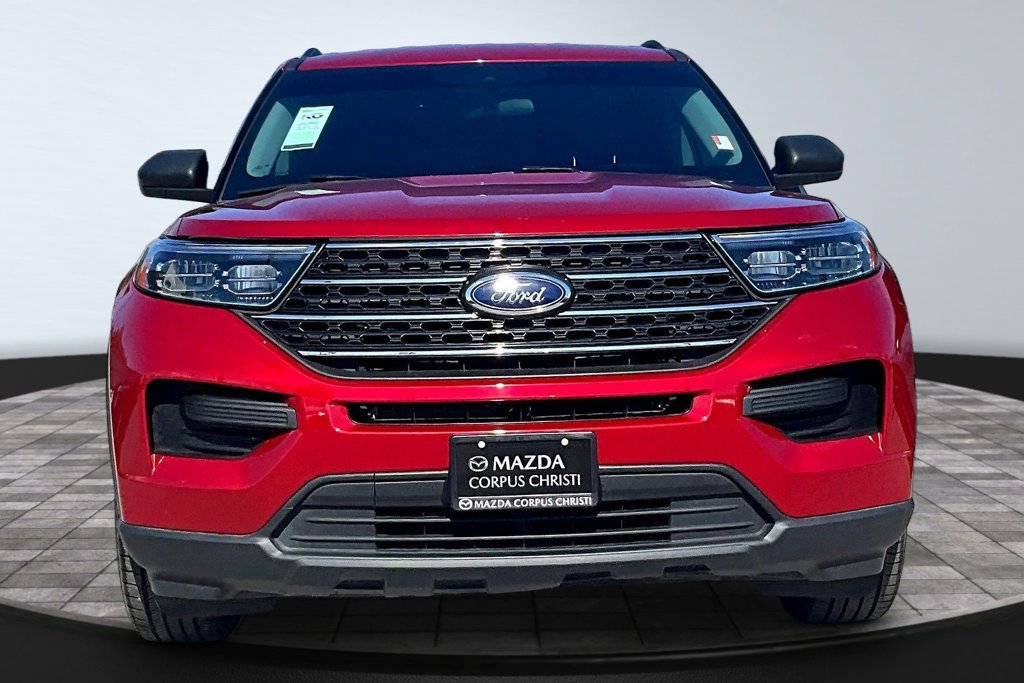 Used 2024 Ford Explorer XLT RWD image 3