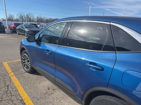 Used 2022 Ford Escape SEL image 4