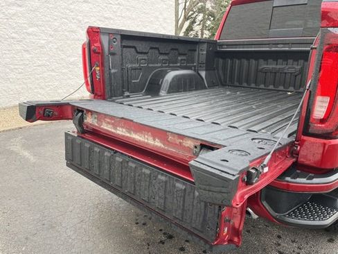 Used 2024 GMC Sierra 1500 AT4 w/ Technology Package image 8