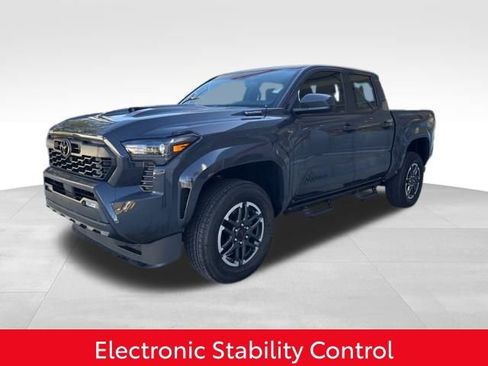 Used 2025 Toyota Tacoma TRD Sport image 13