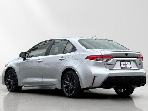 Used 2025 Toyota Corolla SE image 6