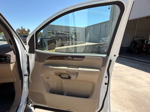 Used 2011 Nissan Armada SL RWD image 16