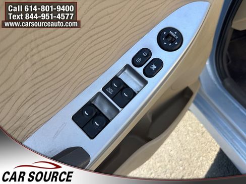 Used 2013 Hyundai Accent GLS w/ Premium Pkg image 11