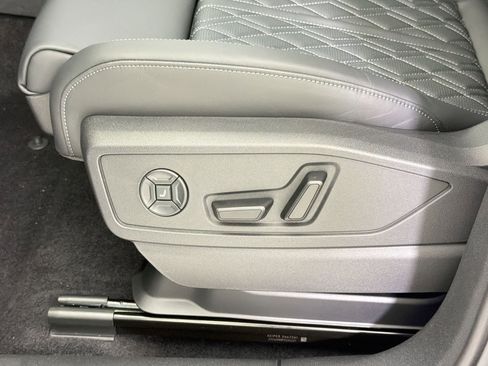 New 2026 Audi SQ5 Premium Plus image 15