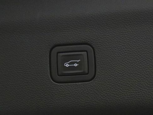 Used 2021 Buick Enclave Avenir w/ Avenir Technology Package image 19