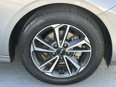 Used 2023 Kia Forte LXS w/ LXS Technology Package image 12