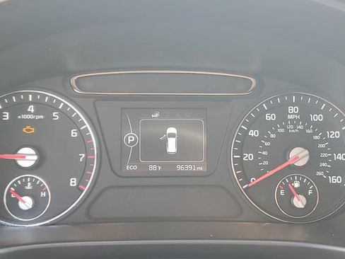 Used 2017 Kia Sorento LX FWD image 25