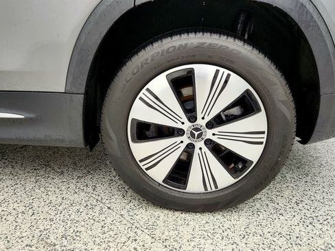 Used 2023 Mercedes-Benz EQB 300 4MATIC w/ Exclusive Package image 9