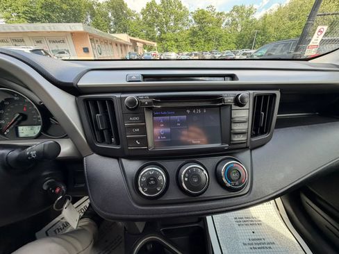 Used 2016 Toyota RAV4 LE AWD/4WD image 24