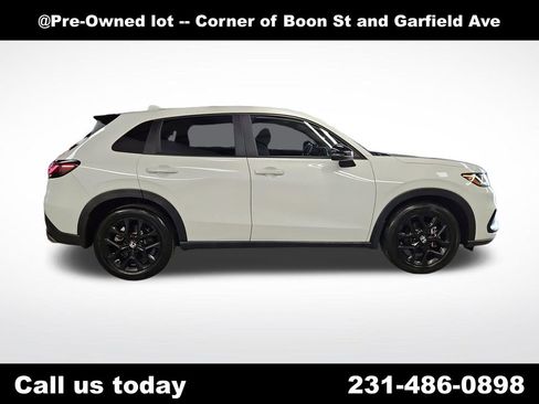 Used 2023 Honda HR-V Sport image 6