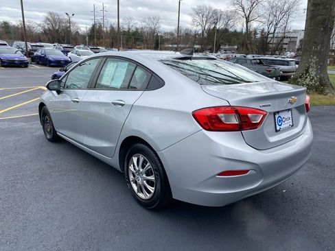 Used 2018 Chevrolet Cruze LS image 6