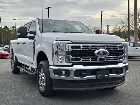 Used 2025 Ford F250 XLT image 5