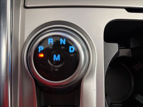 Used 2020 Ford Explorer Limited image 18