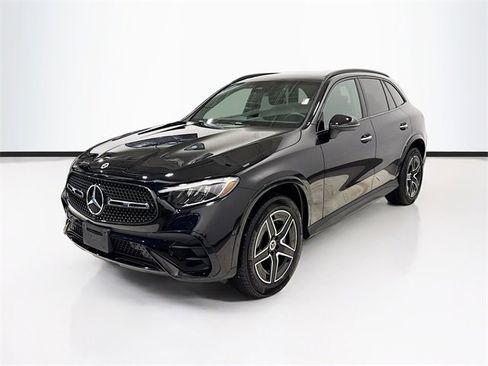 Used 2025 Mercedes-Benz GLC 300 4MATIC image 1