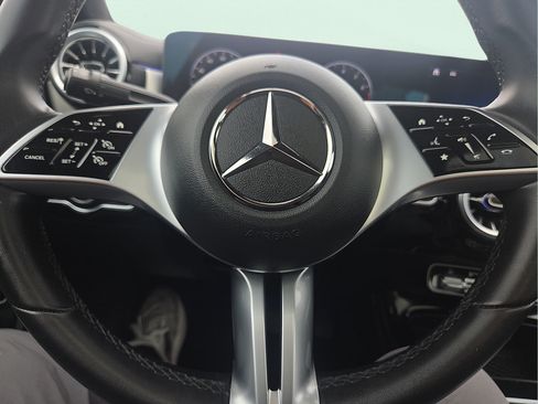 Used 2025 Mercedes-Benz CLA 250 image 19