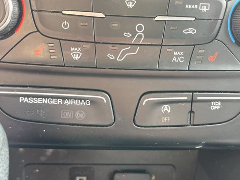 Used 2017 Ford Escape SE w/ SE Cold Weather Package image 25