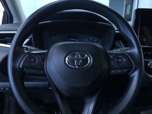 Used 2025 Toyota Corolla LE image 24