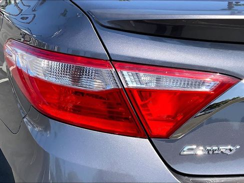 Used 2016 Toyota Camry SE FWD image 28