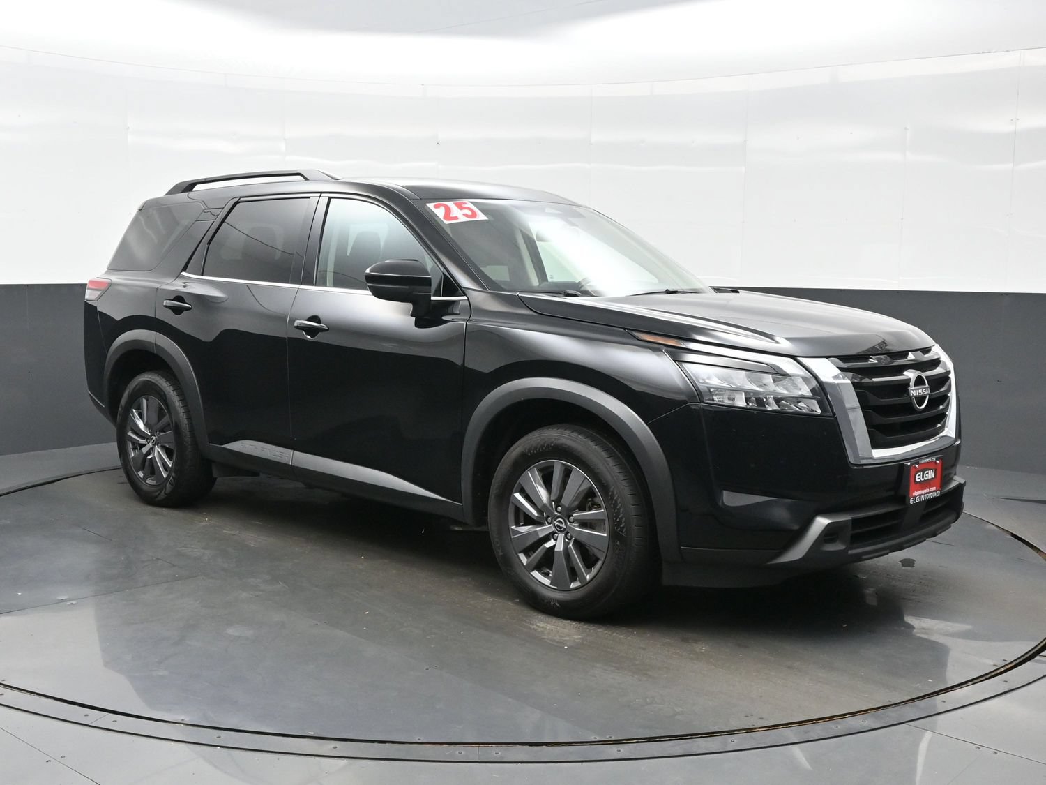 Used 2025 Nissan Pathfinder SV AWD/4WD image 8