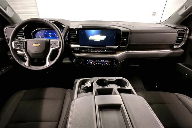 Used 2025 Chevrolet Silverado 1500 LT AWD/4WD image 19