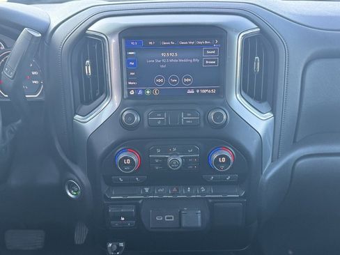 Used 2022 Chevrolet Silverado 2500 LT w/ Convenience Package AWD/4WD image 12