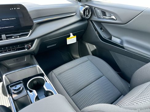 New 2026 Chevrolet Equinox LT w/ Safety and Technology Package image 14