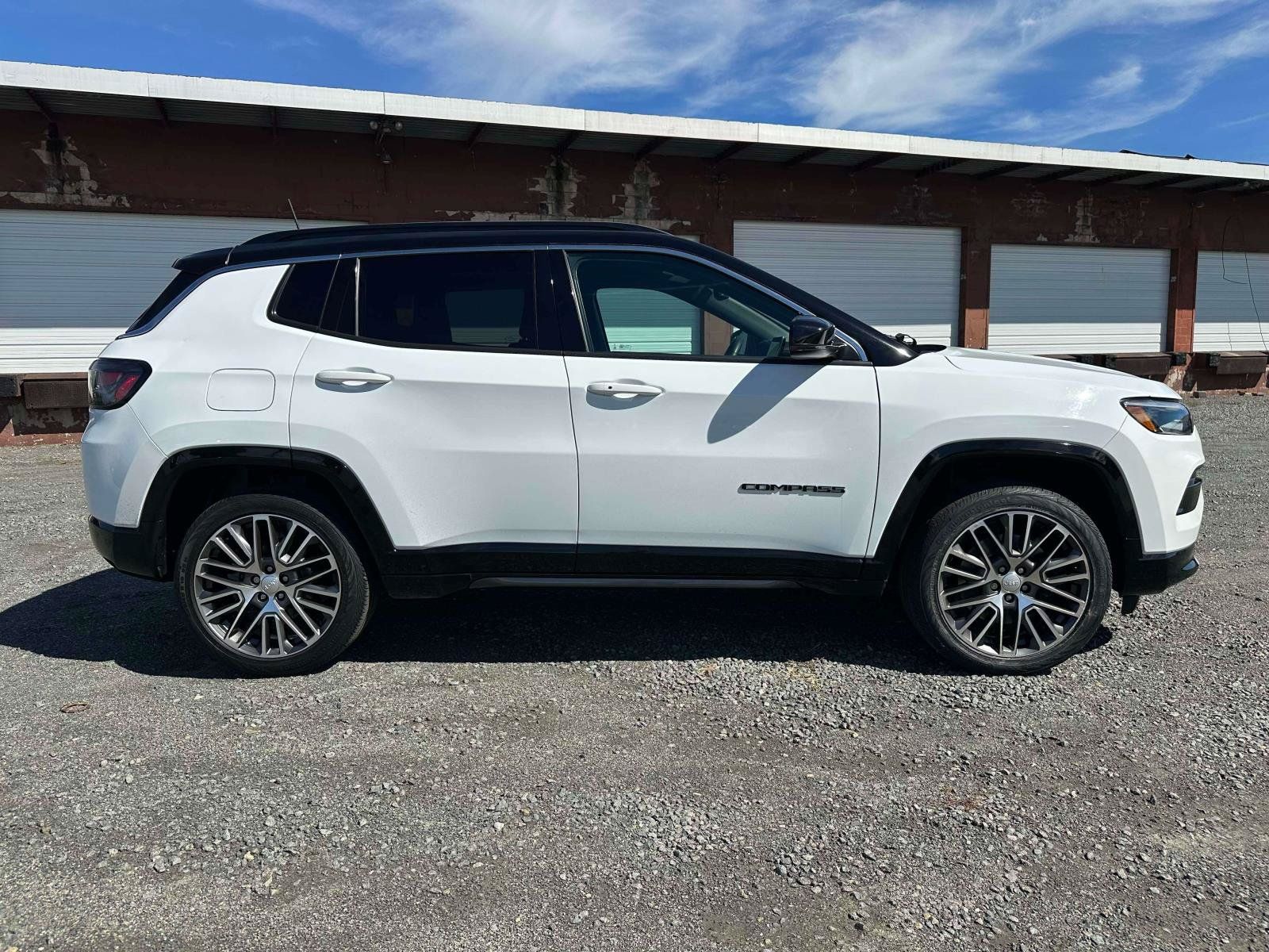 Used 2023 Jeep Compass Limited w/ Elite Group AWD/4WD image 6