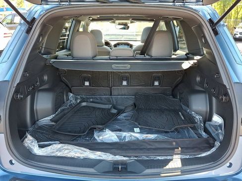 Used 2025 Subaru Forester Premium image 28