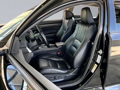Used 2018 Honda Accord Touring image 18