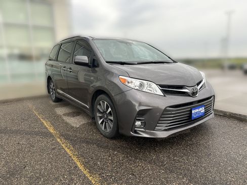 Used 2020 Toyota Sienna XLE Premium w/ Protection Package AWD/4WD image 2