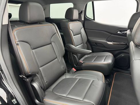 Used 2023 GMC Acadia AT4 image 40