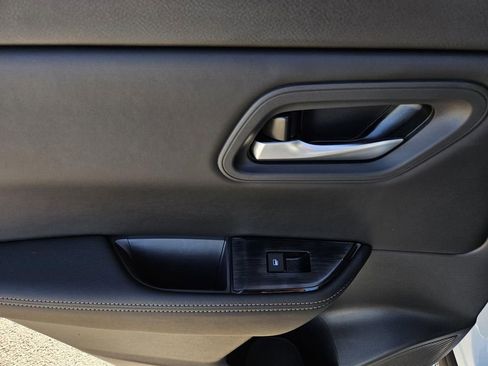 New 2026 Nissan Rogue SV image 8